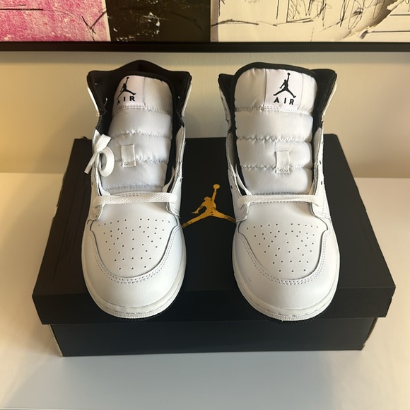 Nike Air Jordan 1 Mid (GS) White & Black- Size 6.5Y (8.5Y) - Picture 2 of 7